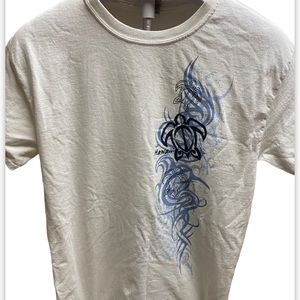 21.T-shirt from Hawaii